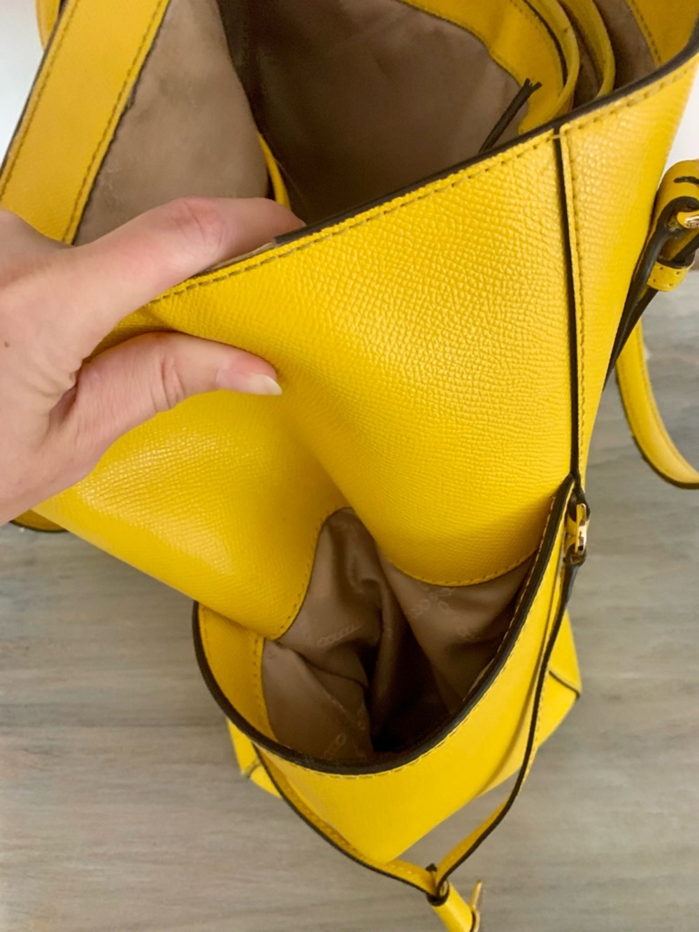 Michael Kors bag Yellow Saffiano Tote should bag large purse designer handbag - Picture 17 of 17